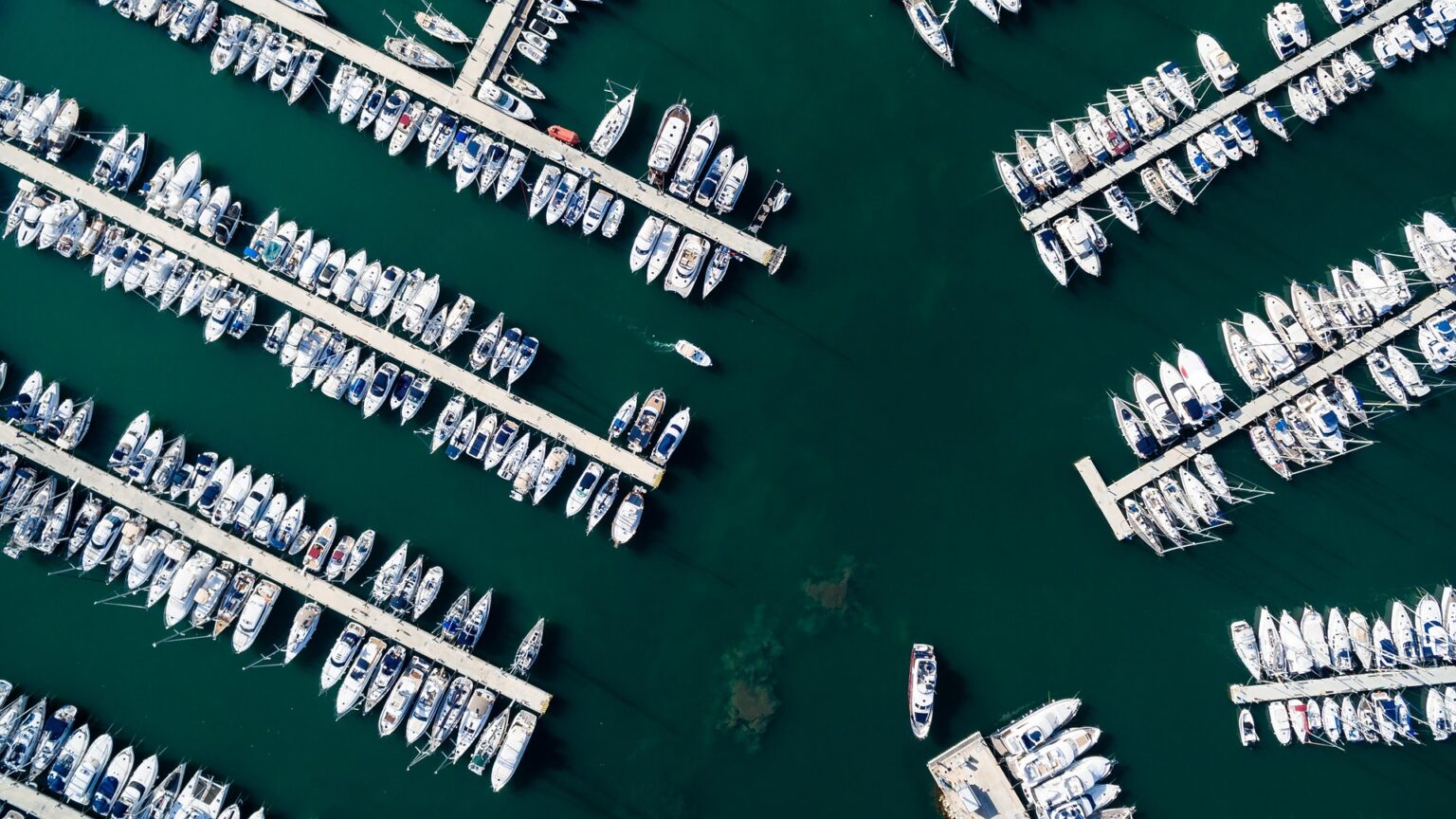 yacht pool versicherungen